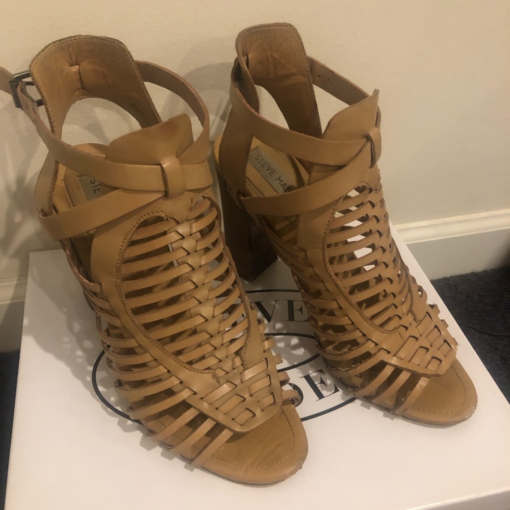 Steve Madden Savine strappy bootie size 8.5